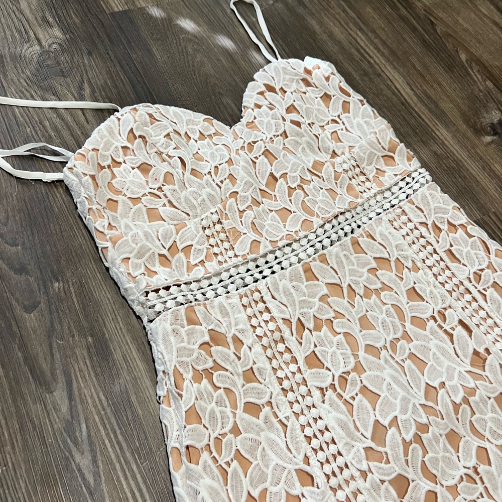 Lulu’s White Lace Mini Dress - Size M